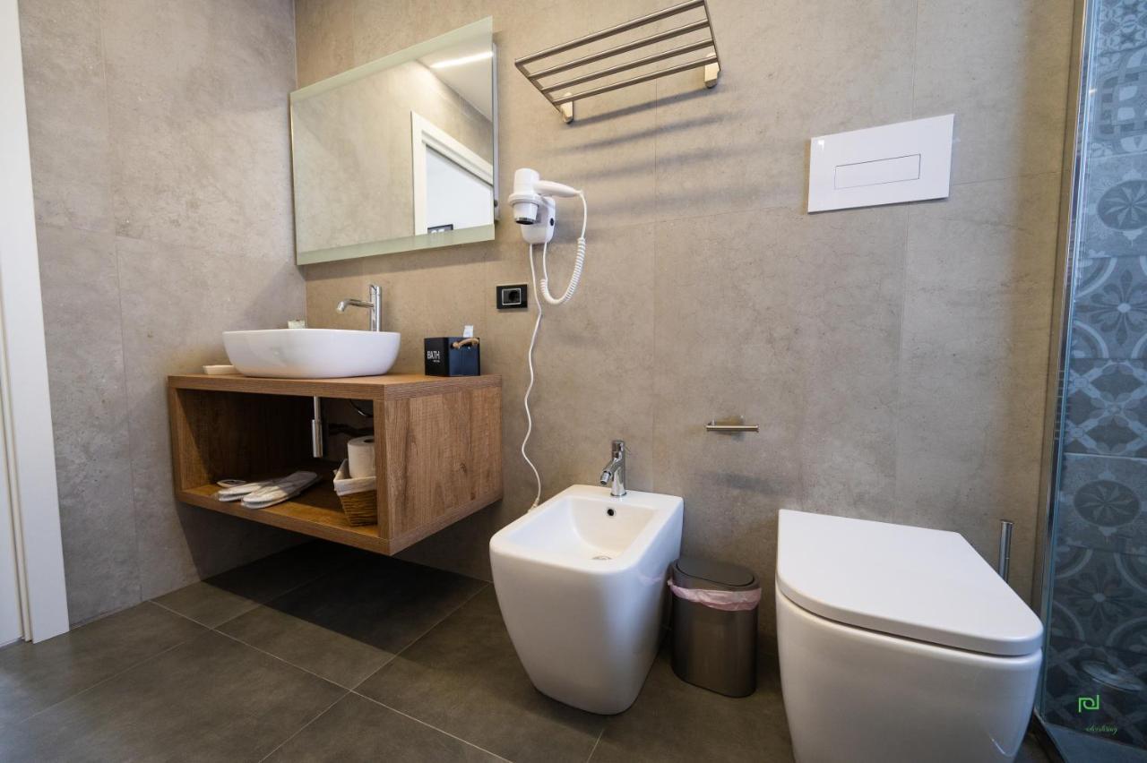 New River Hotel Borgetto Bagian luar foto