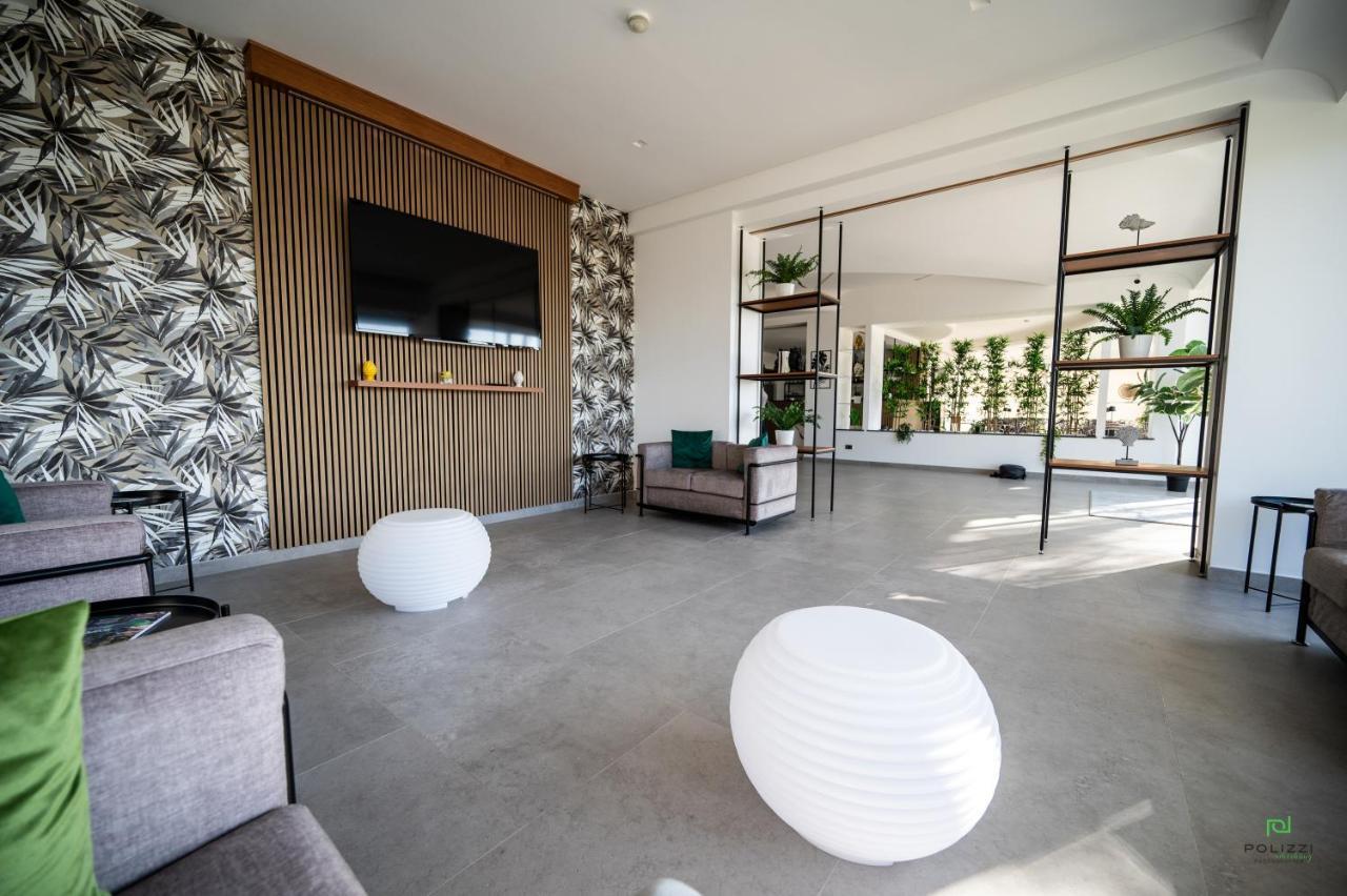 New River Hotel Borgetto Bagian luar foto