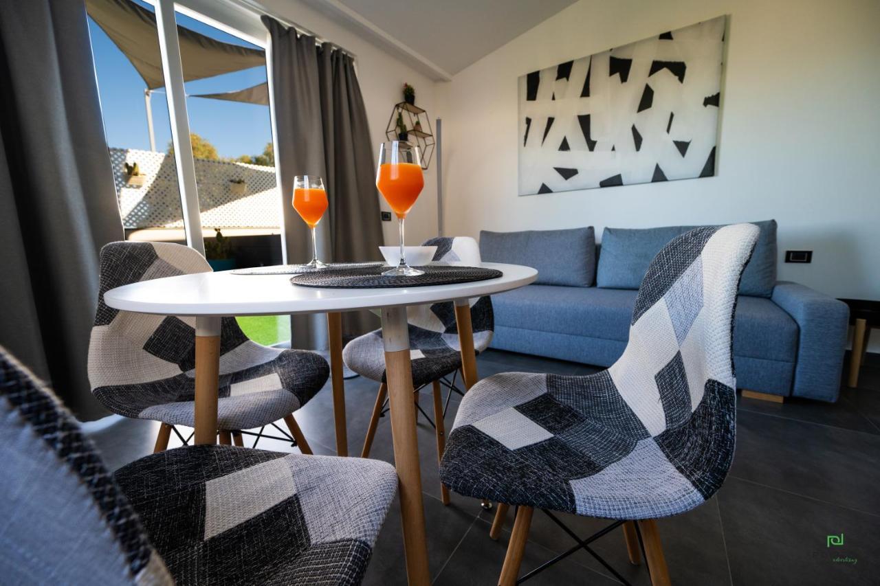 New River Hotel Borgetto Bagian luar foto