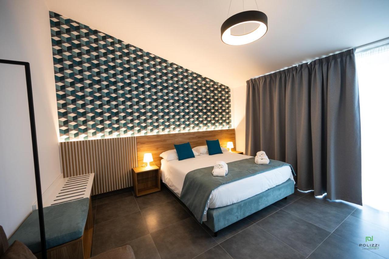 New River Hotel Borgetto Bagian luar foto